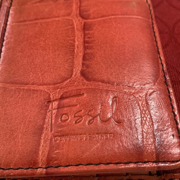 FOSSIL CROCODILE ORANGE-RED (5") Leather  Tri-Fold Wallet - Picture 14 of 16